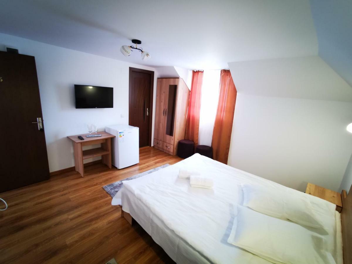 Pensiunea La Ionica Dîmbovicioara Exteriér fotografie