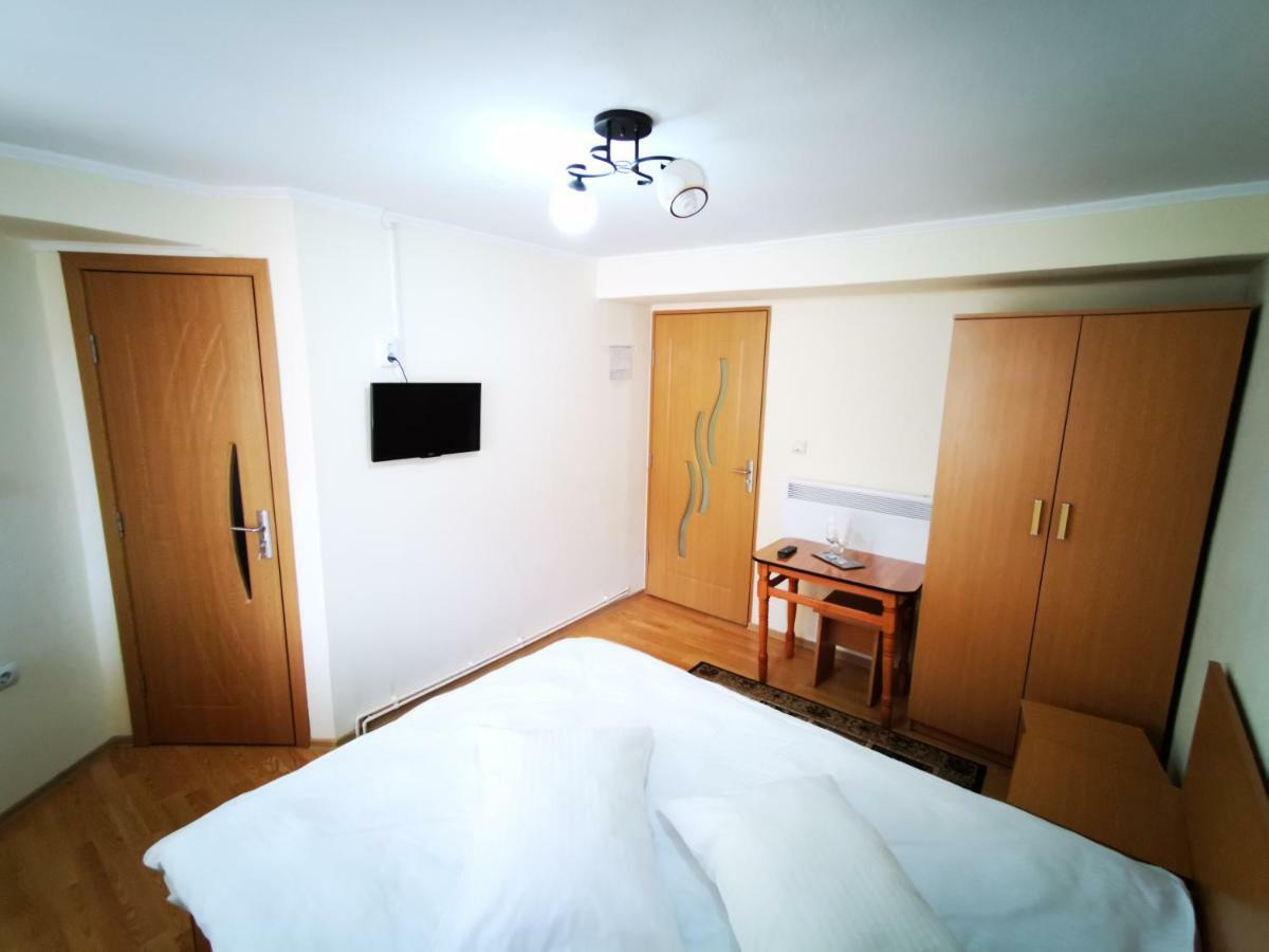 Pensiunea La Ionica Dîmbovicioara Exteriér fotografie