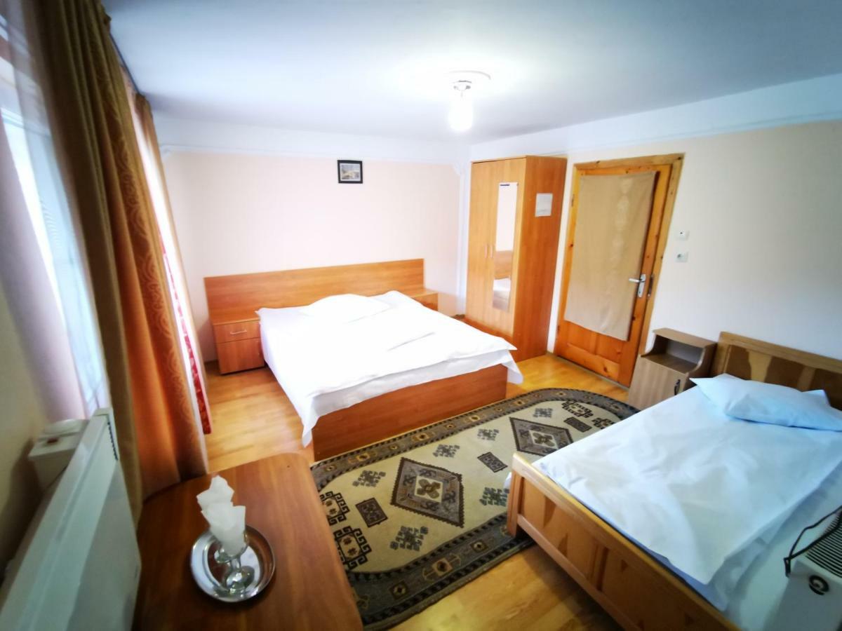 Pensiunea La Ionica Dîmbovicioara Exteriér fotografie