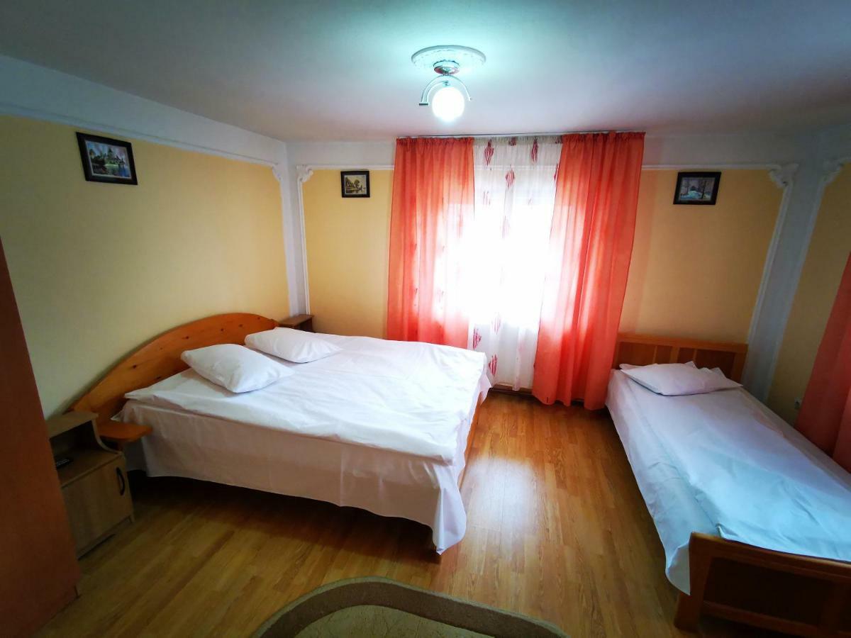 Pensiunea La Ionica Dîmbovicioara Exteriér fotografie